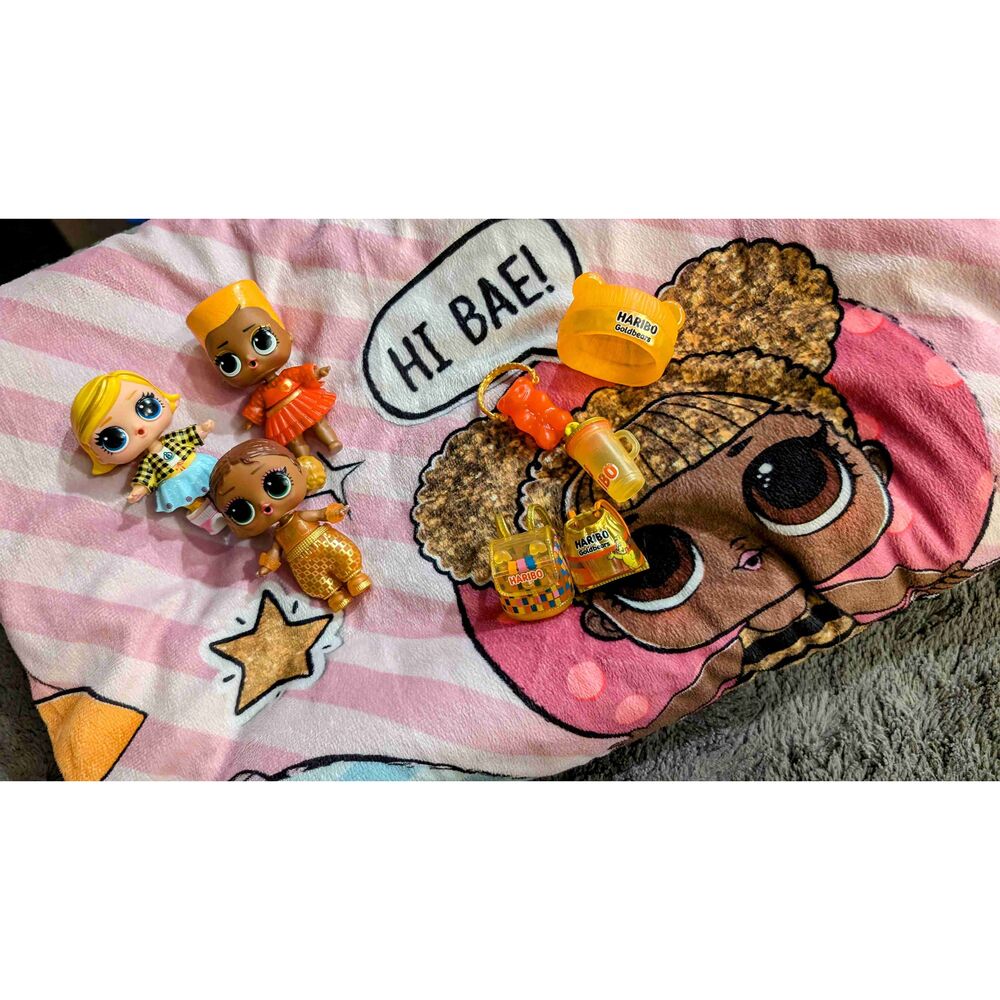 LOL DOLL HUGE LOT DOLLS ACCESSORIES AND HOODED BLANKET. SUPER CUTE LOT. LIKE NEW
